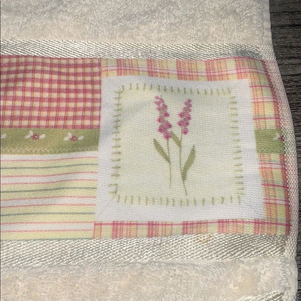 100% Cotton Cream & Floral Bath Towel